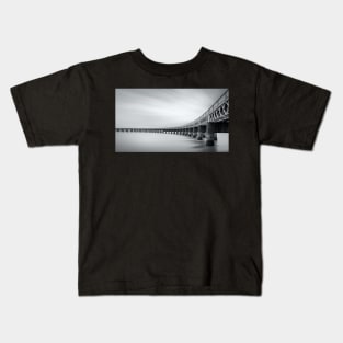 Tay Bridge black and white Kids T-Shirt